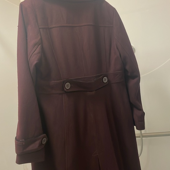 Women’s maroon heavy wool lux pea coat. - Picture 5 of 5